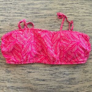 Vineyard Vines Pink Bikini Top with Adjustable Straps and Tropical Leaf Pattern